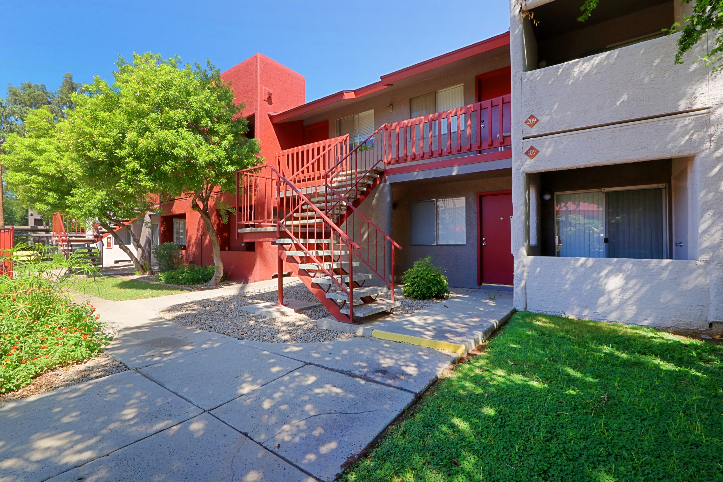 Country Gables Apartments