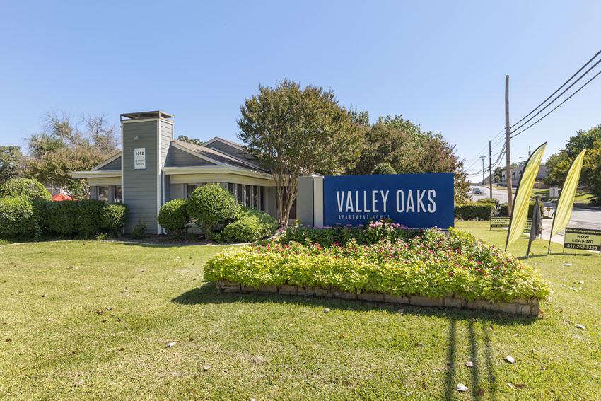 Valley Oaks Apartments, 101 East Pipeline Road, Hurst, TX RentCafe