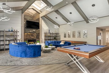 Las Colinas Heights Apartments