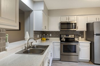 Las Colinas Heights Apartments