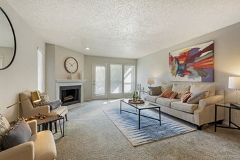 Las Colinas Heights Apartments