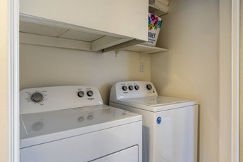 Las Colinas Heights Apartments