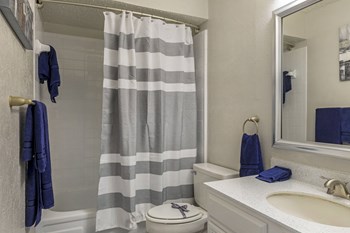 Las Colinas Heights Apartments