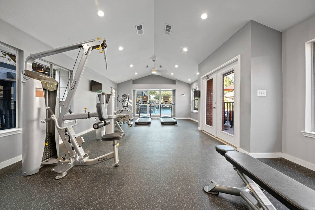 the gym at the flats at obsidianioch apartments