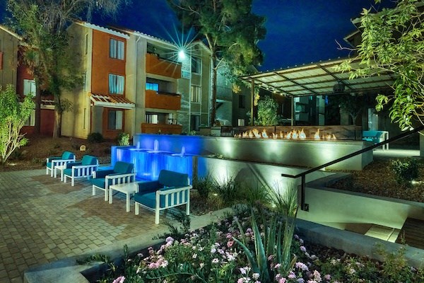 Exterior, Sonesta, Tempe, AZ