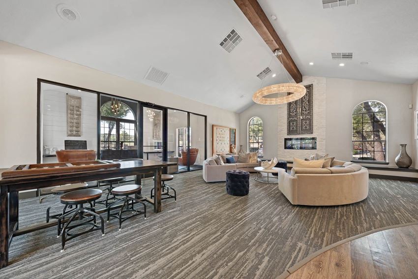 Leasing Center and Resident Lounge - Photo Gallery