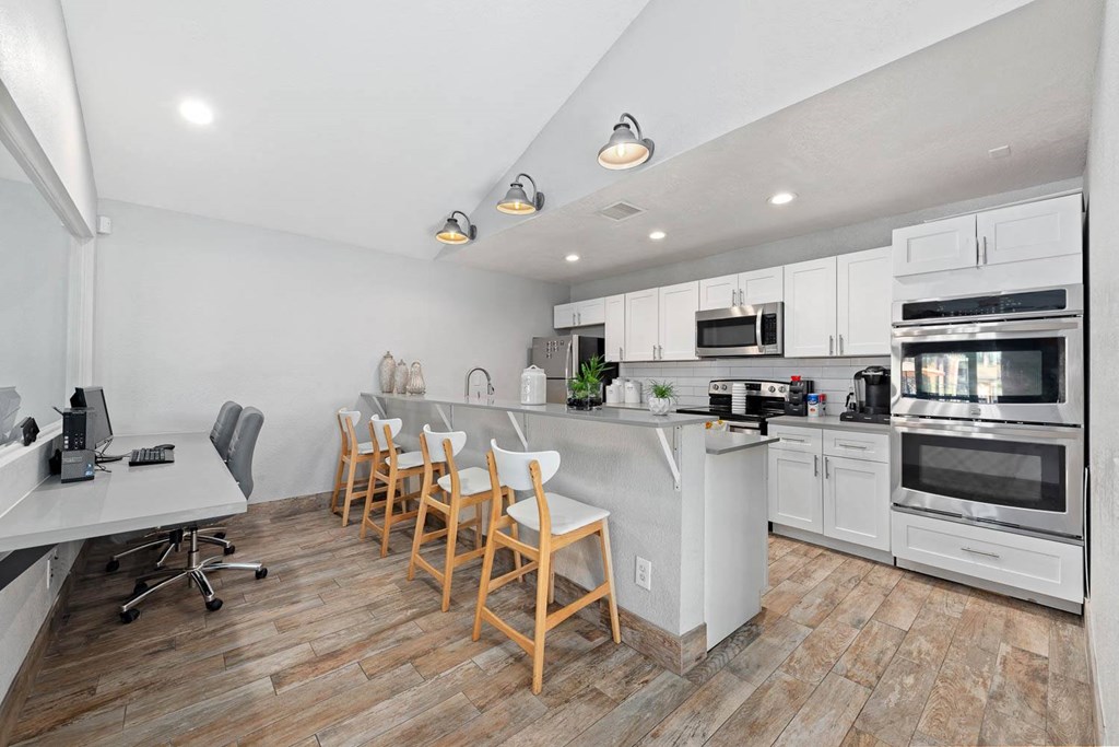 Resident Lounge w/ Full Kitchen