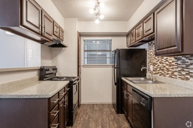 2505 Thomason Circle 1-2 Beds Apartment for Rent Photo Gallery 1