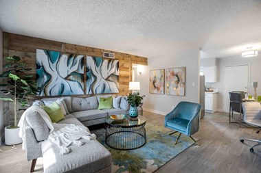 2627 N 45Th Ave 1-3 Beds Apartment for Rent - Photo Gallery 1