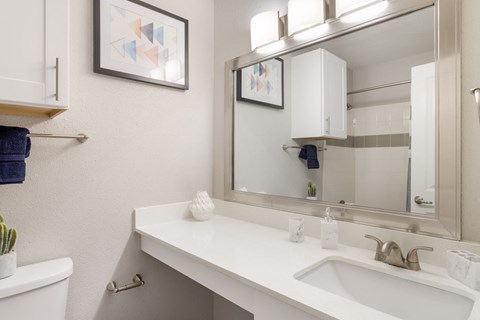 Regency Park Apartments