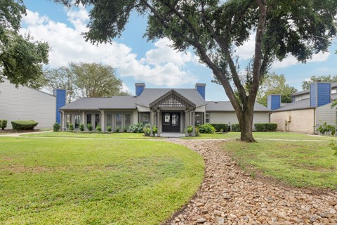 Regency Park Apartments