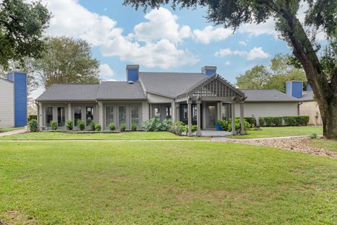 Regency Park Apartments