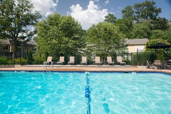 Avalon on Montreal | Sparkling Pool Avalon on Montreal | Sparkling Pool - Photo Gallery 4