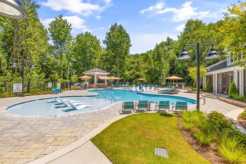 Langley Pointe Apartments | Sunning Deck