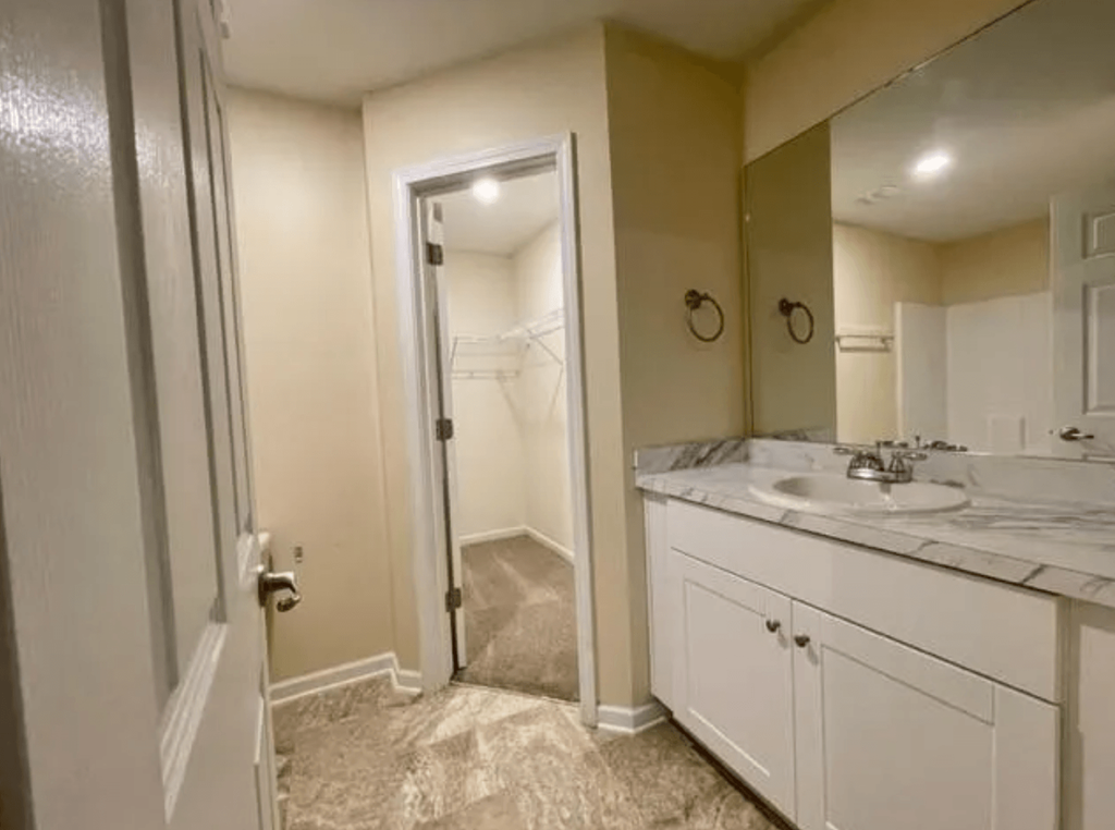 Collins Vineyard Townhomes I Spacious Bathrooms w/ Walk In Closets