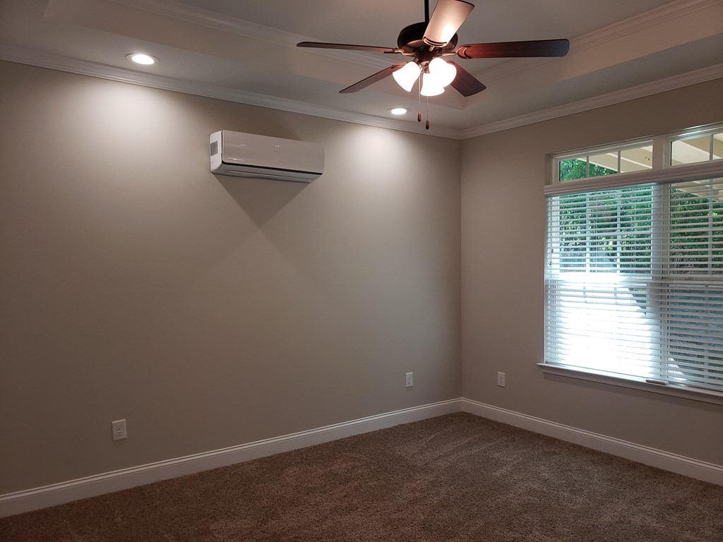 Woodland Springs Townhomes | Spacious Bedrooms w/ Ceiling Fans Woodland Springs Townhomes | Spacious Bedrooms w/ Ceiling Fans