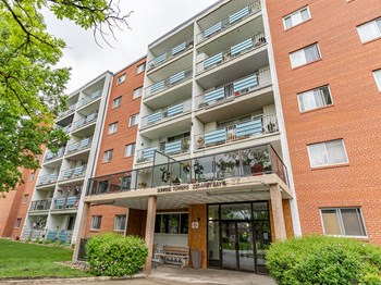 1335 Henderson Hwy. Studio-2 Beds Apartment for Rent - Photo Gallery 5