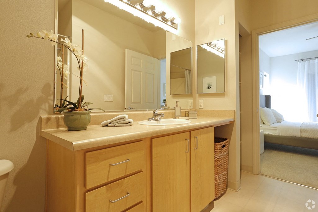 2 Bedroom Classic Bathroom