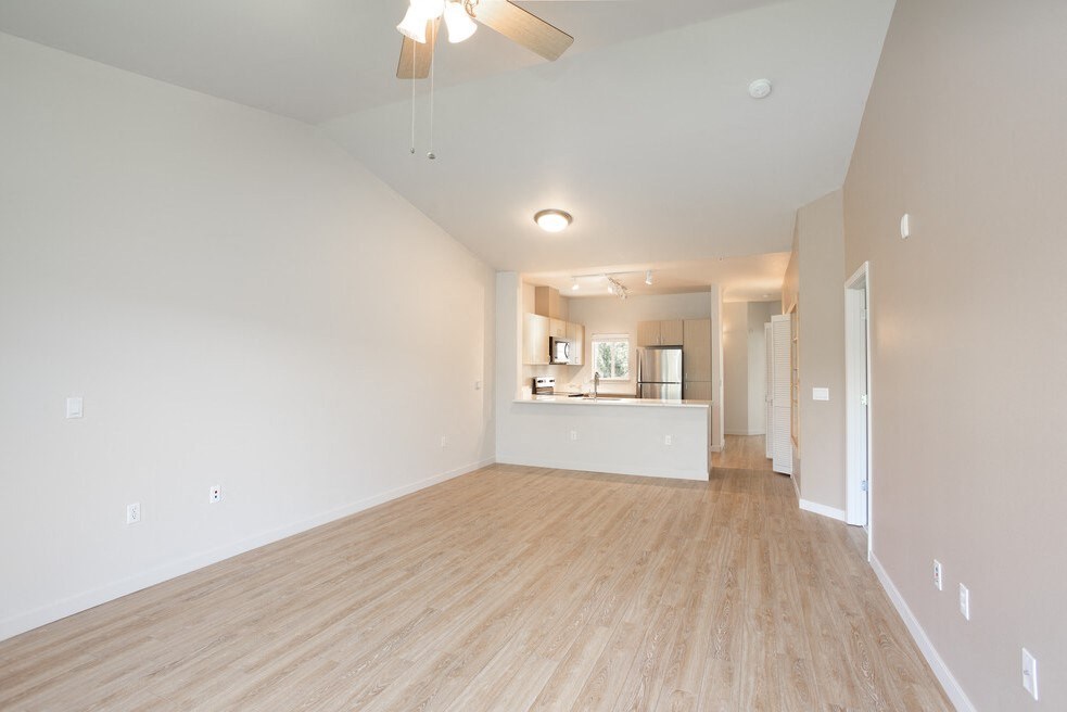 Remodeled 2 Bedroom Livingroom