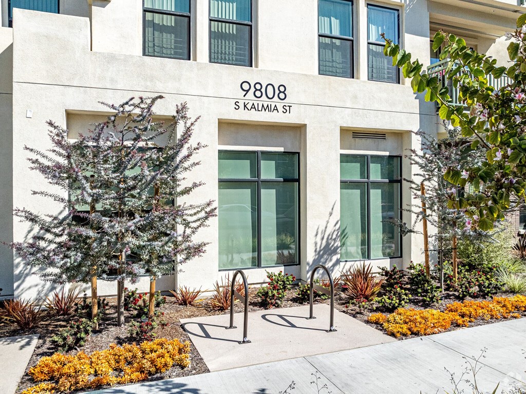 Kalmia Rose Exterior