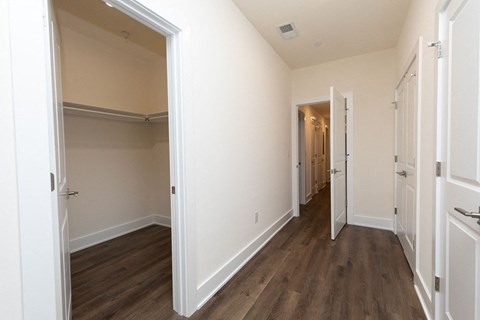 The Port At Aramingo Walk In Closet