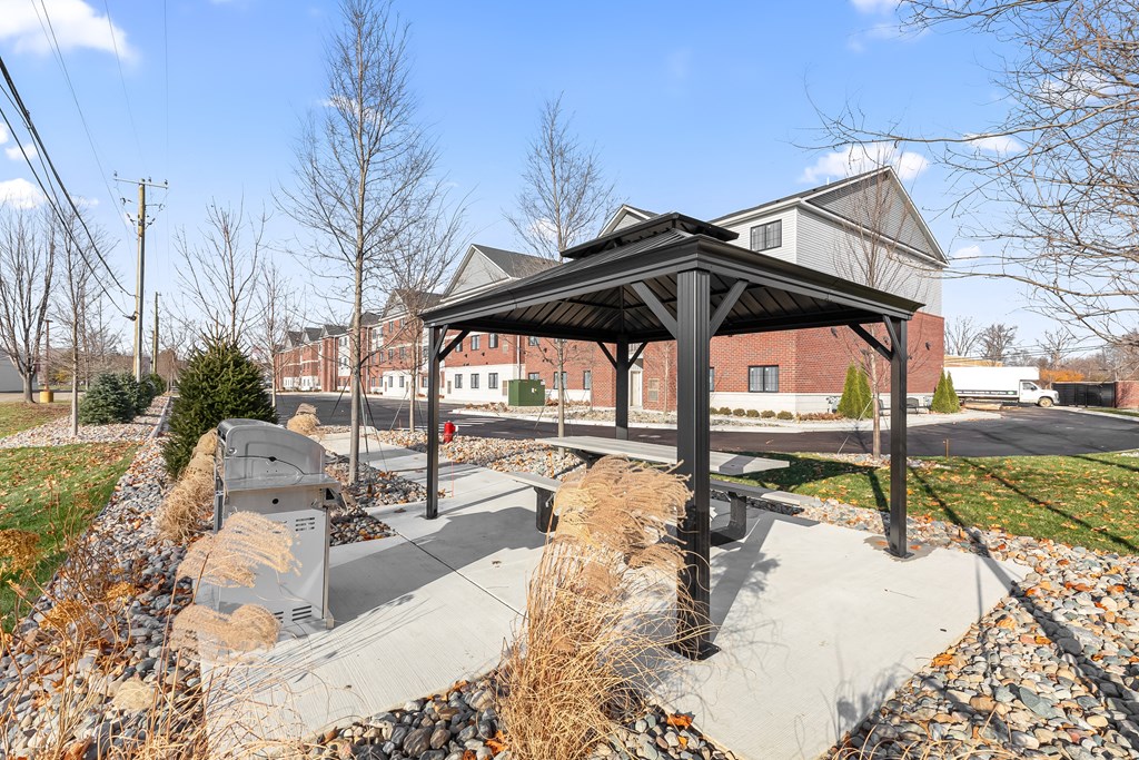 the pavilion at the preserve at cardinal heights apartments