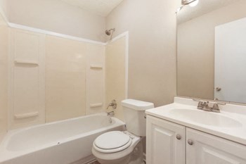2705 Victoria Dr 3 Beds House for Rent - Photo Gallery 17