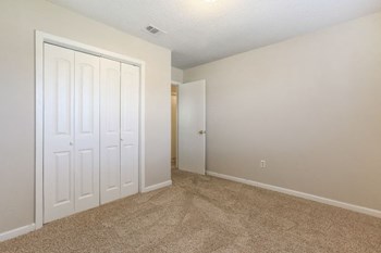 2705 Victoria Dr 3 Beds House for Rent - Photo Gallery 21