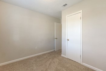2705 Victoria Dr 3 Beds House for Rent - Photo Gallery 19