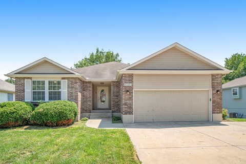1309 Sw Graystone Cir 4 Beds Apartment for Rent