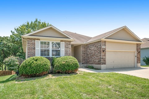 1309 Sw Graystone Cir 4 Beds Apartment for Rent