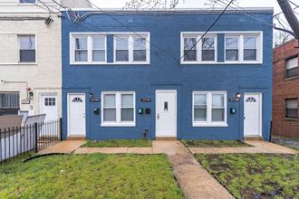 2439 25TH ST SE Unit C 1 Bed Apartment for Rent