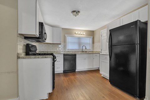 1319 8Th St 4 Beds Apartment for Rent