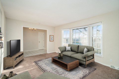 5428 W 102Nd St 4 Beds Apartment for Rent