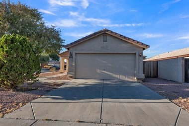 12056 W Windrose Dr 3 Beds House for Rent Photo Gallery 1