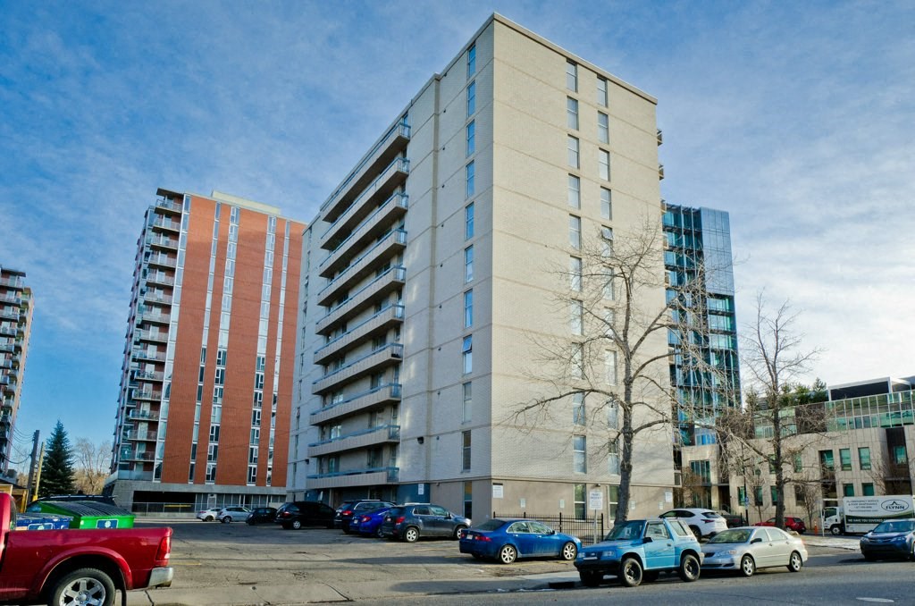 River Heights outdoor parking