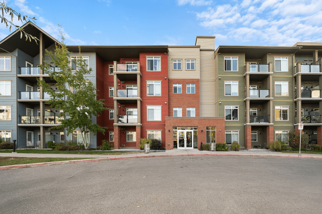 exterior view at the falls at borough park apartments
