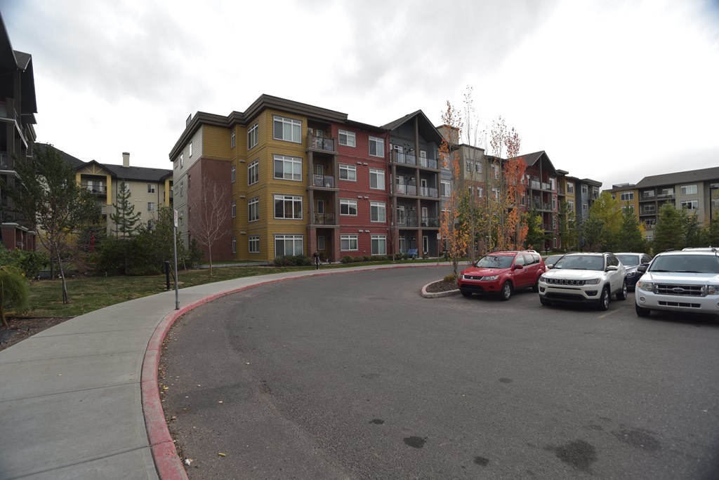 aura residential rental apartments