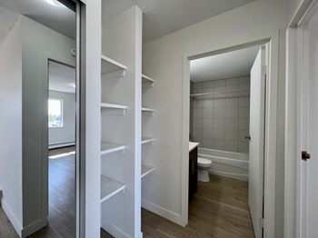 2719 17 Avenue SW 1-2 Beds Apartment for Rent - Photo Gallery 5