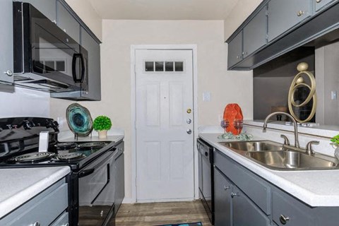 Kitchen & entrace