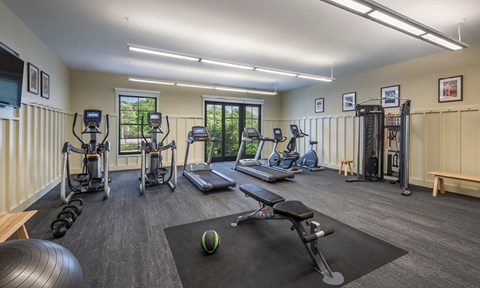 Fitness center at Kelmscott Park Apartment Homes