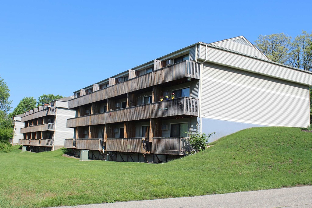Southview Apartments, 1033 College Ave NE, Grand Rapids, MI RentCafe