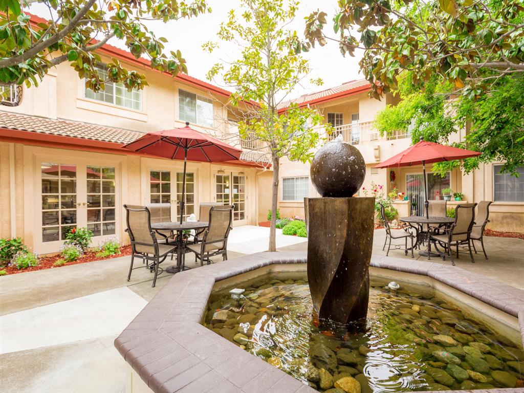 Stroll through our gracious courtyard and walking paths in this fully-gated community. Enjoy the library or visit the beauty salon.. Gather with friends old or new around the piano or catch up in the fireplace lobby. Youll find complete WiFi coverage in all common areas. Parking available.