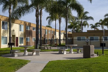 1255 & 1271 Broadway 1-2 Beds Apartment for Rent - Photo Gallery 4