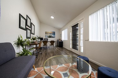 307 Orange Ave. 1-2 Beds Apartment for Rent