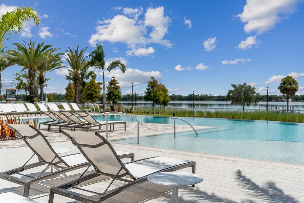 the pool at the resort at longboat key club