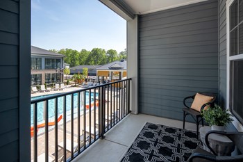 Bainbridge Aviation Crossing Model Apartment - Photo Gallery 6