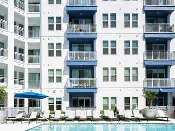 Building Pool View Building Pool View - Photo Gallery 2