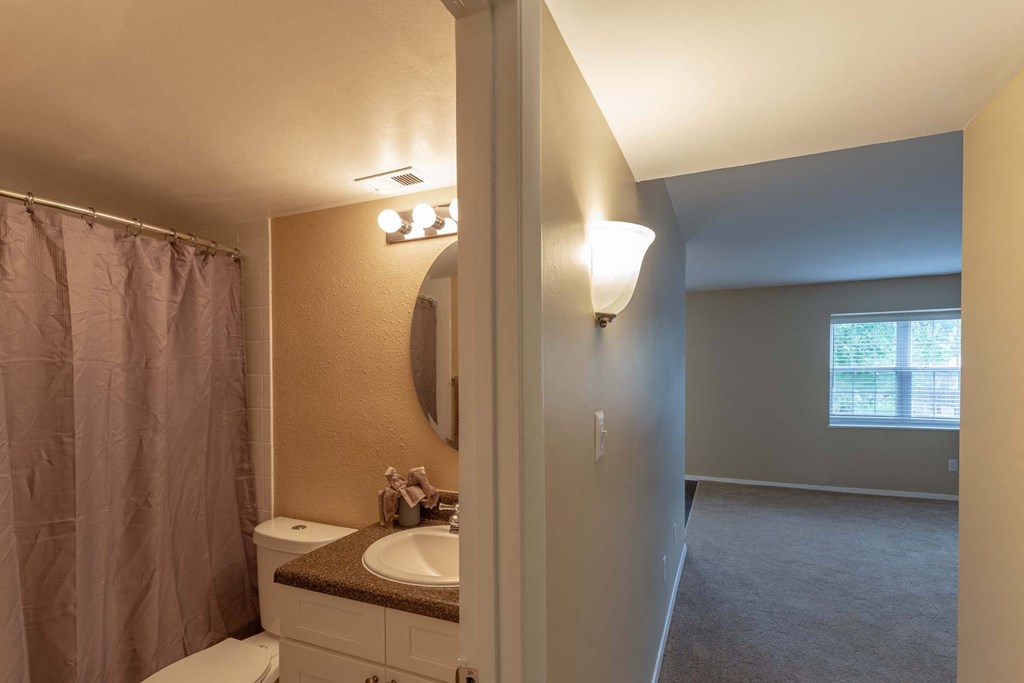 Bathroom / Hallway