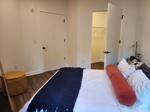 100 Hamilton Street Studio-2 Beds Apartment for Rent